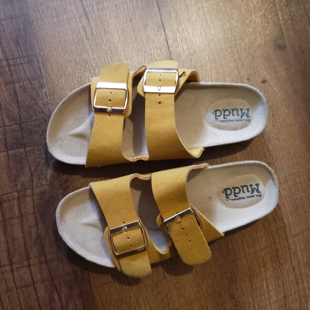Mudd size 8 Sandals
